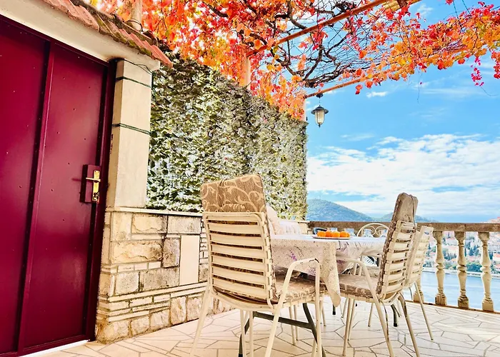 Dalmatian House, Spacious Stone Terraces, Balcony , Views Дубровник