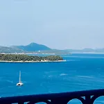 Dalmatian House, Spacious Stone Terraces, Balcony , Views Сasa de vacaciones *