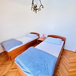 Dalmatian House, Spacious Stone Terraces, Balcony , Views Сasa de vacaciones