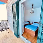 Сasa de vacaciones Dalmatian House, Spacious Stone Terraces, Balcony , Views *