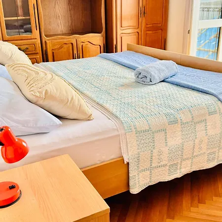 Semesterbostad Dalmatian House, Spacious Stone Terraces, Balcony , Views *