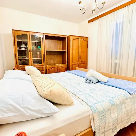 Semesterbostad Dalmatian House, Spacious Stone Terraces, Balcony , Views