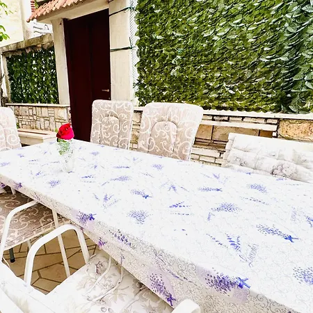 Dalmatian House, Spacious Stone Terraces, Balcony , Views Semesterbostad Dubrovnik