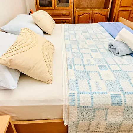 Dalmatian House, Spacious Stone Terraces, Balcony , Views Semesterbostad *