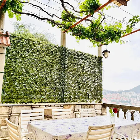 Dalmatian House, Spacious Stone Terraces, Balcony , Views Semesterbostad *