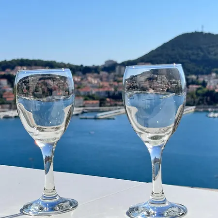 Dalmatian House, Spacious Stone Terraces, Balcony , Views Semesterbostad Dubrovnik