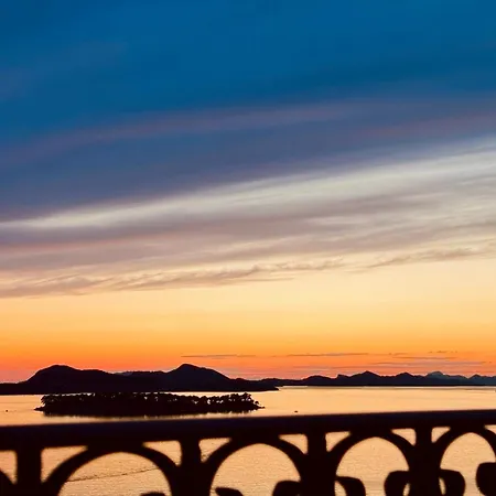 Dalmatian House, Spacious Stone Terraces, Balcony , Views Semesterbostad Dubrovnik