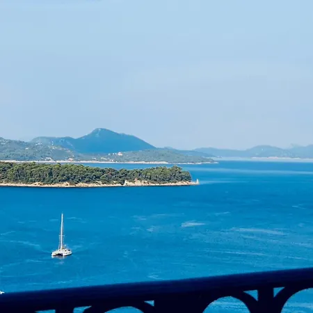 Dalmatian House, Spacious Stone Terraces, Balcony , Views Ferienhaus *