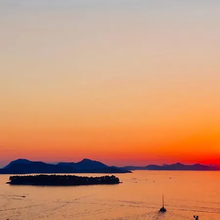 Dalmatian House, Spacious Stone Terraces, Balcony , Views Dubrovnik