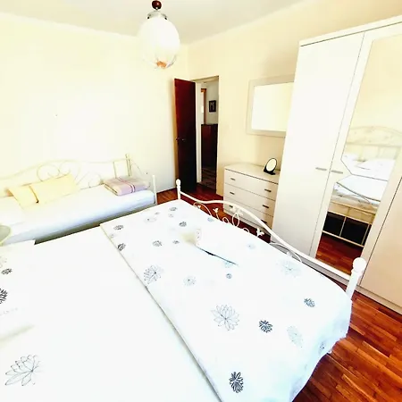 Vakantiehuis Dalmatian House, Spacious Stone Terraces, Balcony , Views Dubrovnik