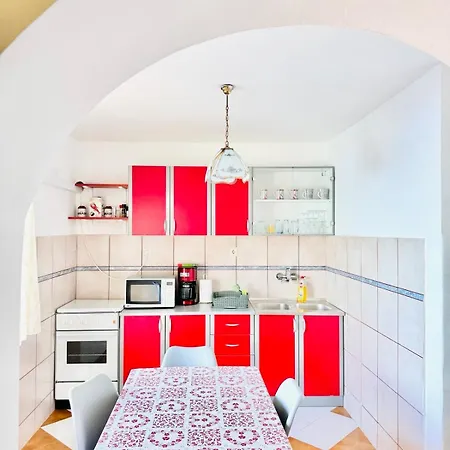 Vakantiehuis Dalmatian House, Spacious Stone Terraces, Balcony , Views