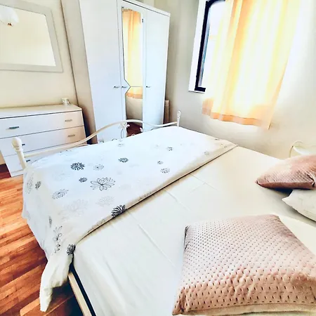 Dalmatian House, Spacious Stone Terraces, Balcony , Views Vakantiehuis