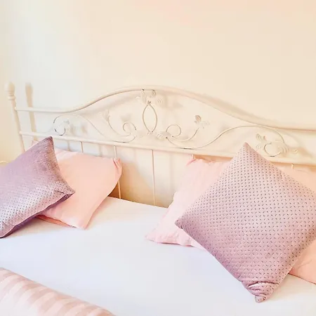 Vakantiehuis Dalmatian House, Spacious Stone Terraces, Balcony , Views Dubrovnik