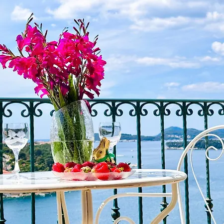 Semesterbostad Dalmatian House, Spacious Stone Terraces, Balcony , Views Dubrovnik