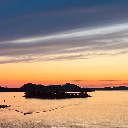 Dalmatian House, Spacious Stone Terraces, Balcony , Views Dubrovnik