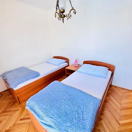 Dalmatian House, Spacious Stone Terraces, Balcony , Views Semesterbostad