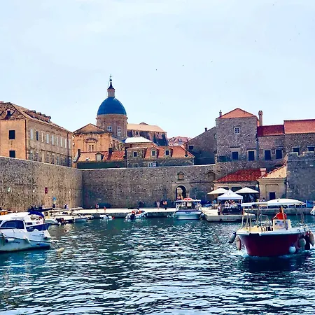 Casa vacanze Dalmatian House, Spacious Stone Terraces, Balcony , Views