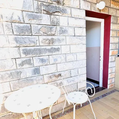 Dalmatian House, Spacious Stone Terraces, Balcony , Views Ferienhaus Dubrovnik