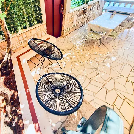 Дом отдыха Dalmatian House, Spacious Stone Terraces, Balcony , Views