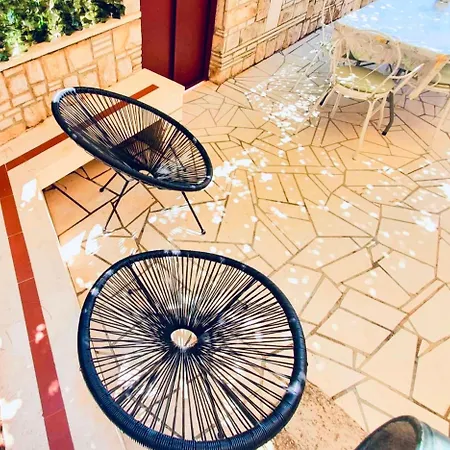 Dalmatian House, Spacious Stone Terraces, Balcony , Views Vakantiehuis *