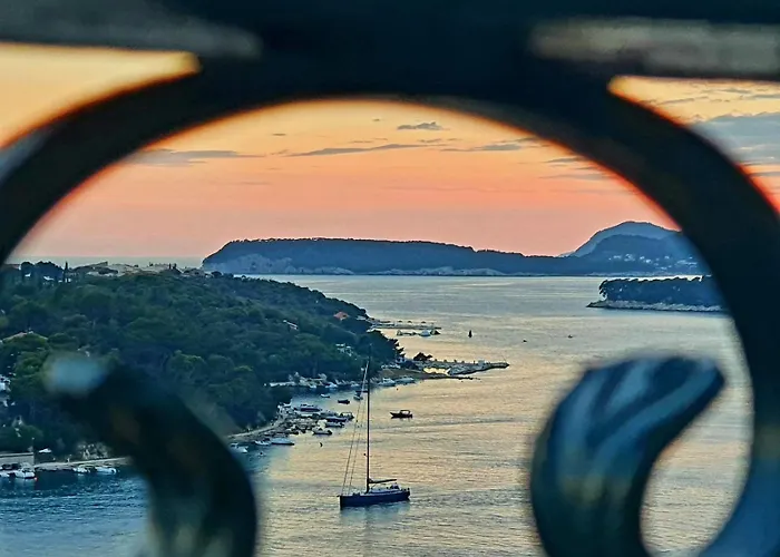 Dalmatian House, Spacious Stone Terraces, Balcony , Views Dubrownik