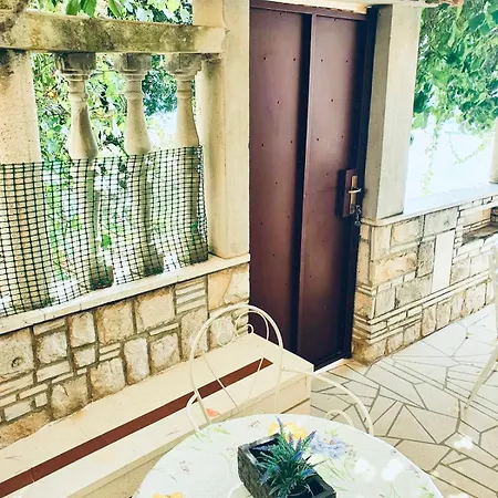 度假居 Dalmatian House, Spacious Stone Terraces, Balcony , Views *