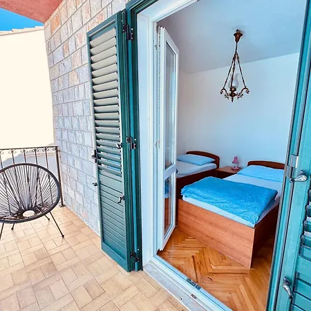 度假居 Dalmatian House, Spacious Stone Terraces, Balcony , Views *