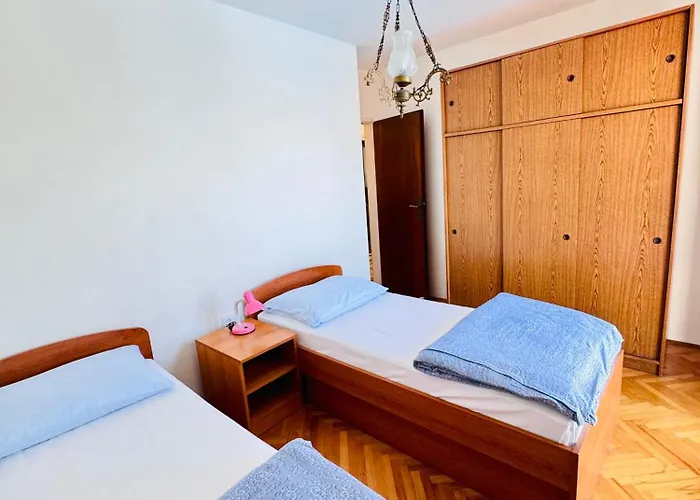 Dalmatian House, Spacious Stone Terraces, Balcony , Views Сasa de vacaciones *