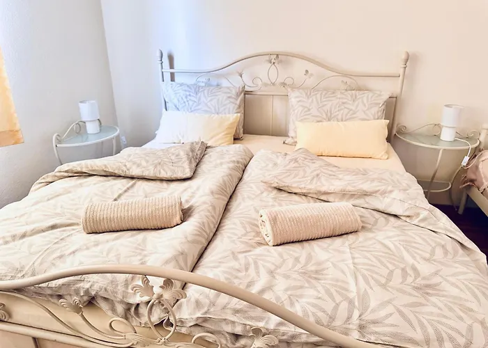 Dalmatian House, Spacious Stone Terraces, Balcony , Views Сasa de vacaciones *