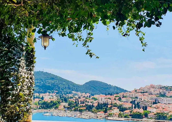 Dalmatian House, Spacious Stone Terraces, Balcony , Views Сasa de vacaciones Dubrovnik