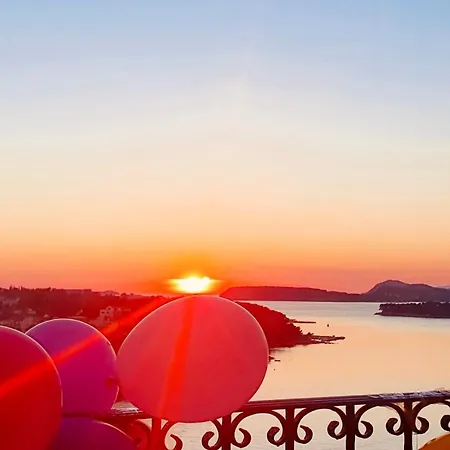 Σπίτι διακοπών Dalmatian House, Spacious Stone Terraces, Balcony , Views Ντουμπρόβνικ
