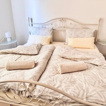 Dalmatian House, Spacious Stone Terraces, Balcony , Views Tatil Evi *